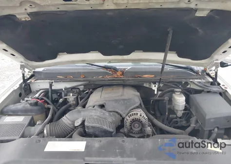 2010 Cadillac Escalade Luxury z USA, uszkodzony, nr VIN 1GYUKBEF2AR213298